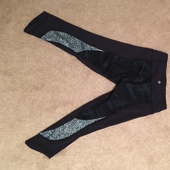 Lululemon crops - Picture 2 of 2